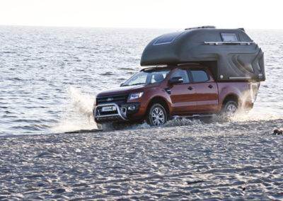 AZAR4 - Pickup camper plaża woda 400x284 - NOTRE OFFRE